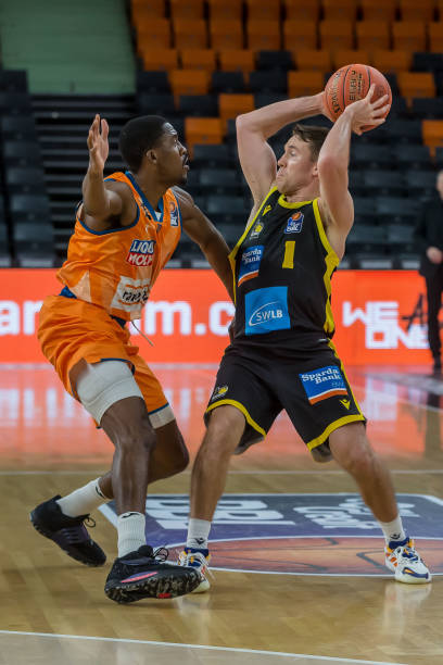 边锋通过多 边锋通过多